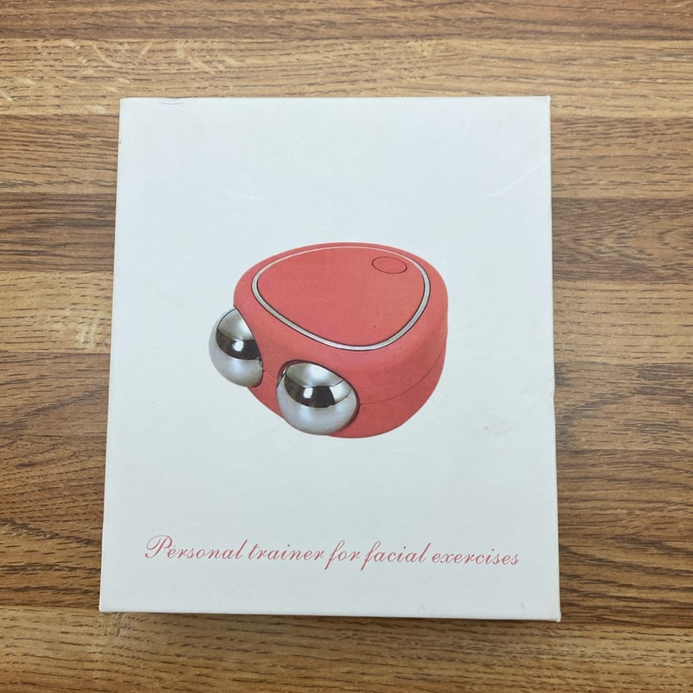 Personal trainer for facial exercises